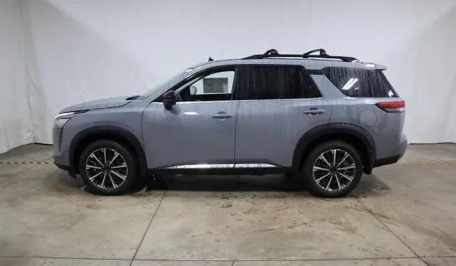2026 Nissan Pathfinder - Image 2