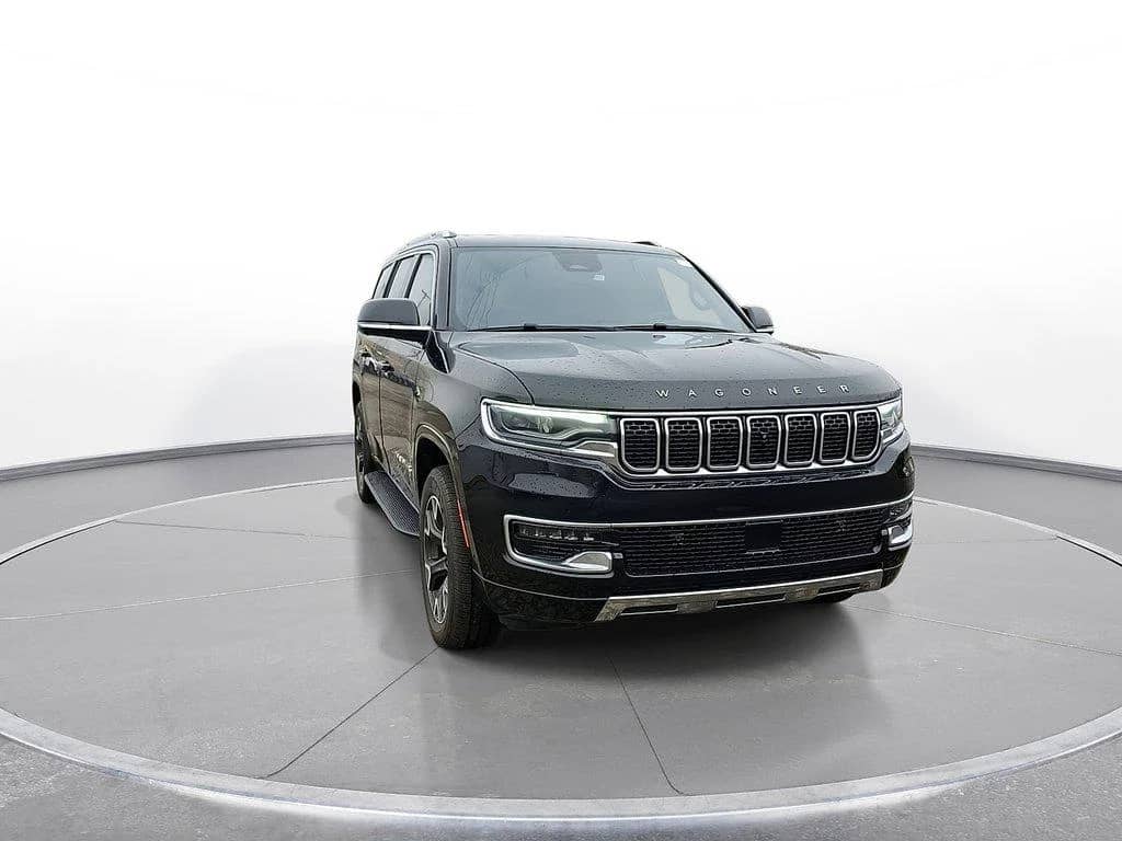 2023 Jeep Wagoneer - Image 2