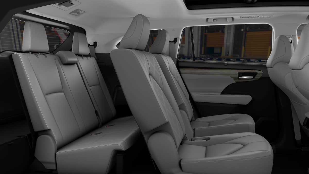 2026 Toyota Highlander - Image 21