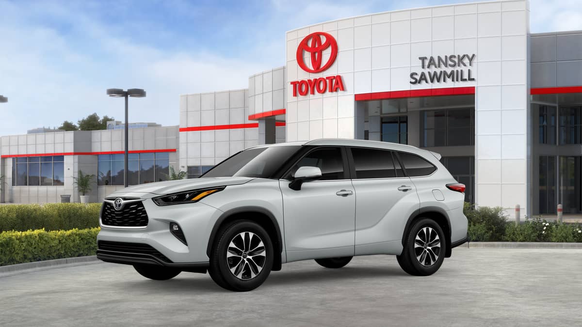 2026 Toyota Highlander - Image 2