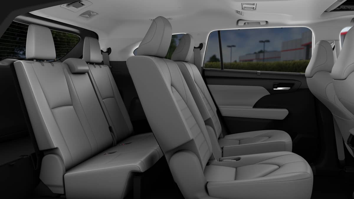 2026 Toyota Highlander - Image 21