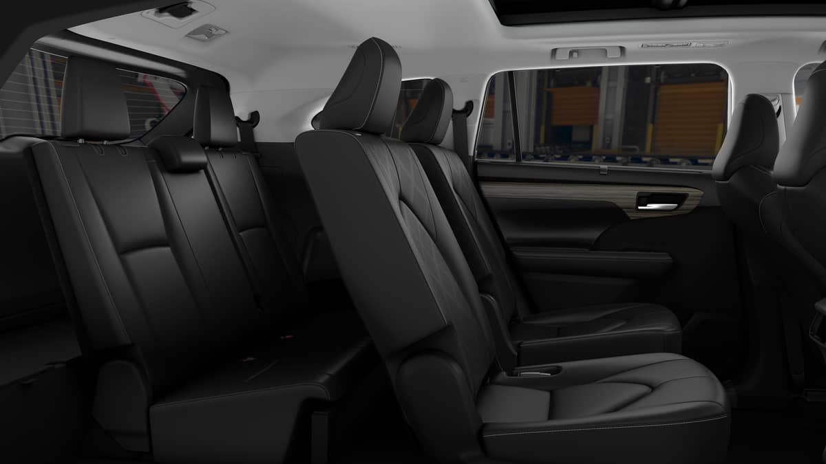 2026 Toyota Highlander - Image 21